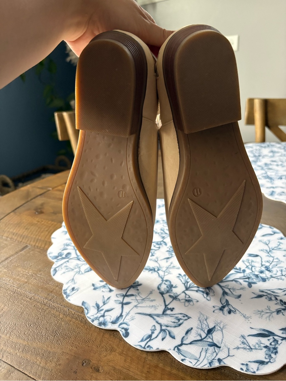 Seven7 Beige Star Cutout Ankle Booties - Picture 4 of 6